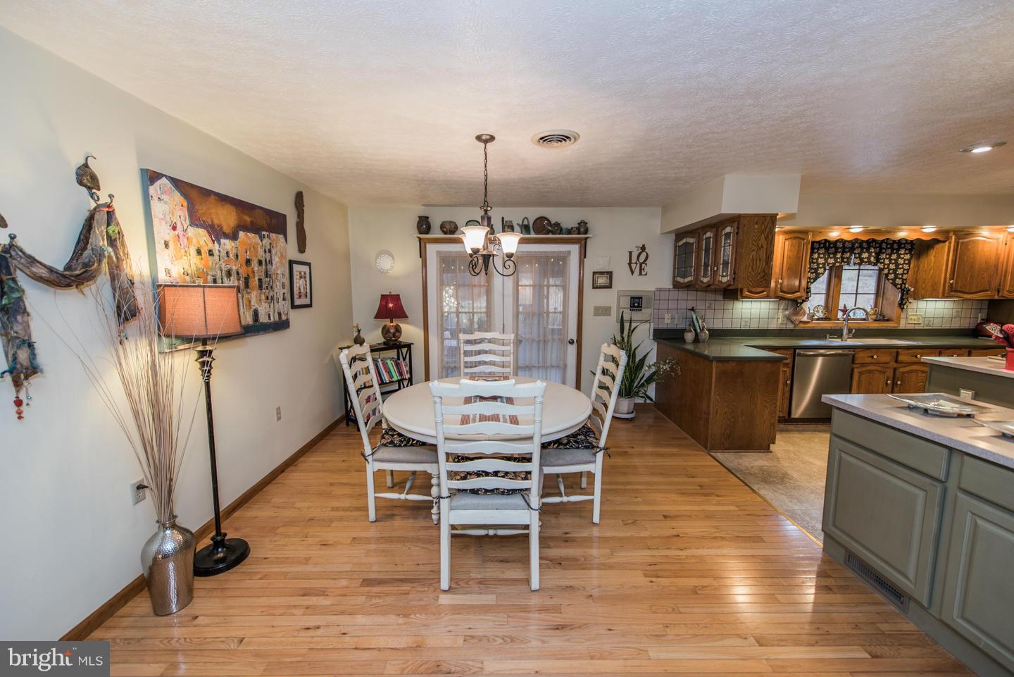 6024 Cold Run Valley Road Berkeley Springs, WV 25411 - Photo 7 of 30 Dining Areaa
