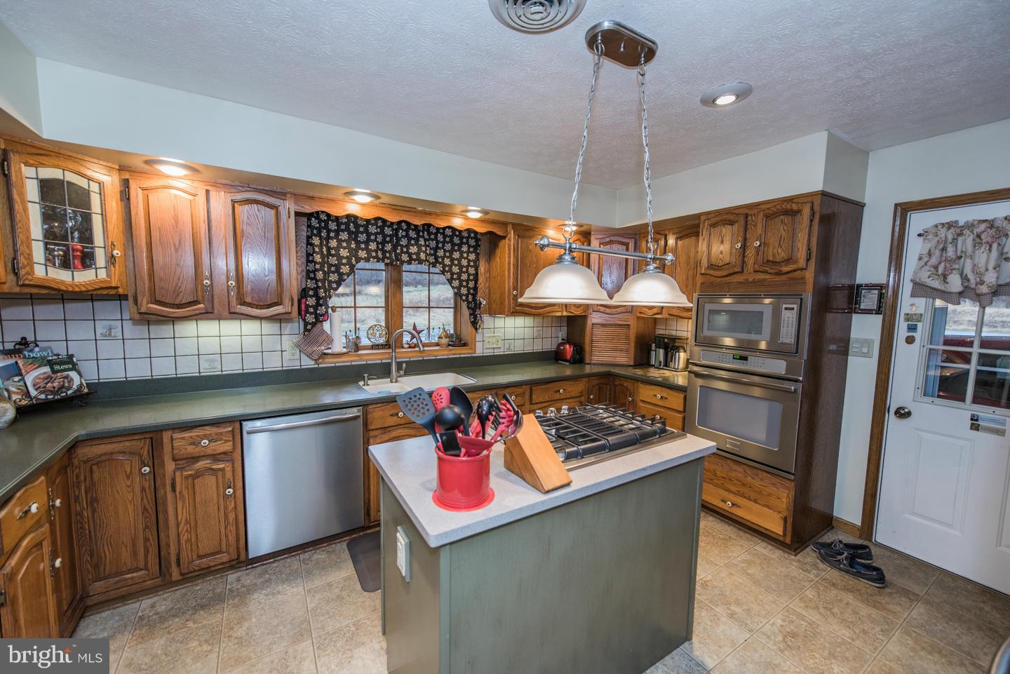 6024 Cold Run Valley Road Berkeley Springs, WV 25411 - Photo 10 of 30 Kitchen