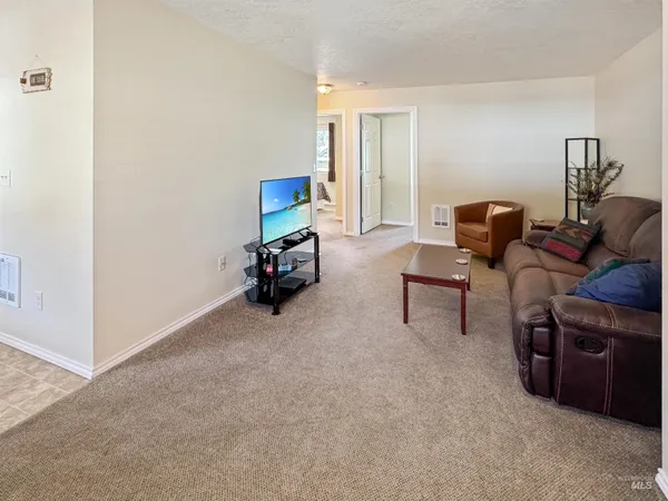 $168,977 | 300 South Main Street, Unit 10, Riggins, ID 83549