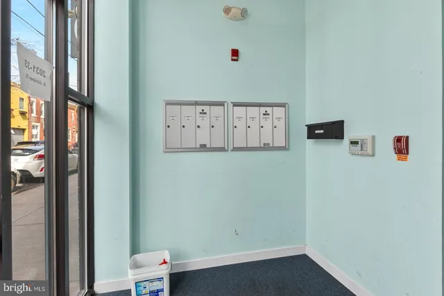 a view of an entryway with a outdoor space