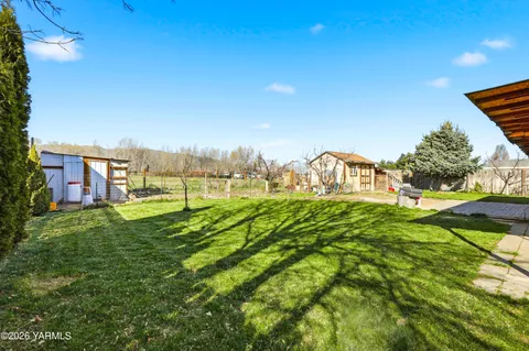 $255,000 | 1406 Ashbrooks Way, Tieton, WA 98947