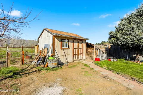 $255,000 | 1406 Ashbrooks Way, Tieton, WA 98947