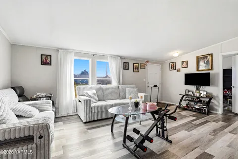 $255,000 | 1406 Ashbrooks Way, Tieton, WA 98947