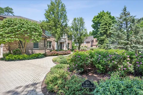 $1,899,000 | 1620 Canterbury Lane, Glenview, IL 60025