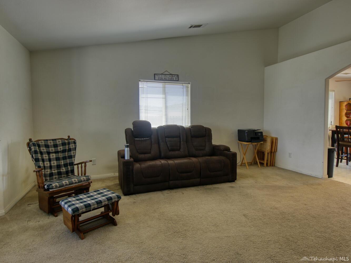 21725 Mid Way Tehachapi, CA 93561 - Photo 8 of 39 Gallery Image 8
