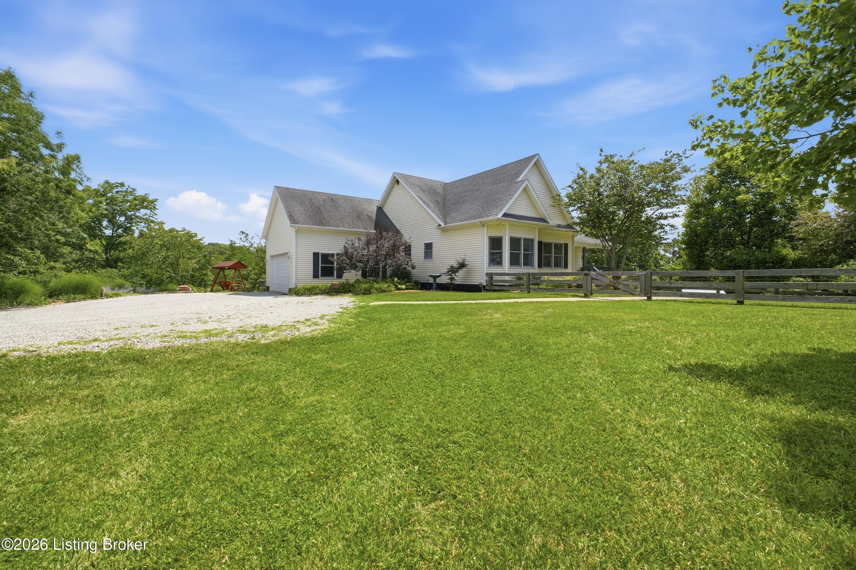 671 Button Ridge Road Bedford, KY 40006 - Photo 3 of 71 3_671button_louisvillerealestatemedia_00