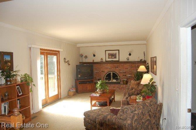 1521 Fieldstone Drive Rochester, MI 48309 - Photo 10 of 12 Family Room 2