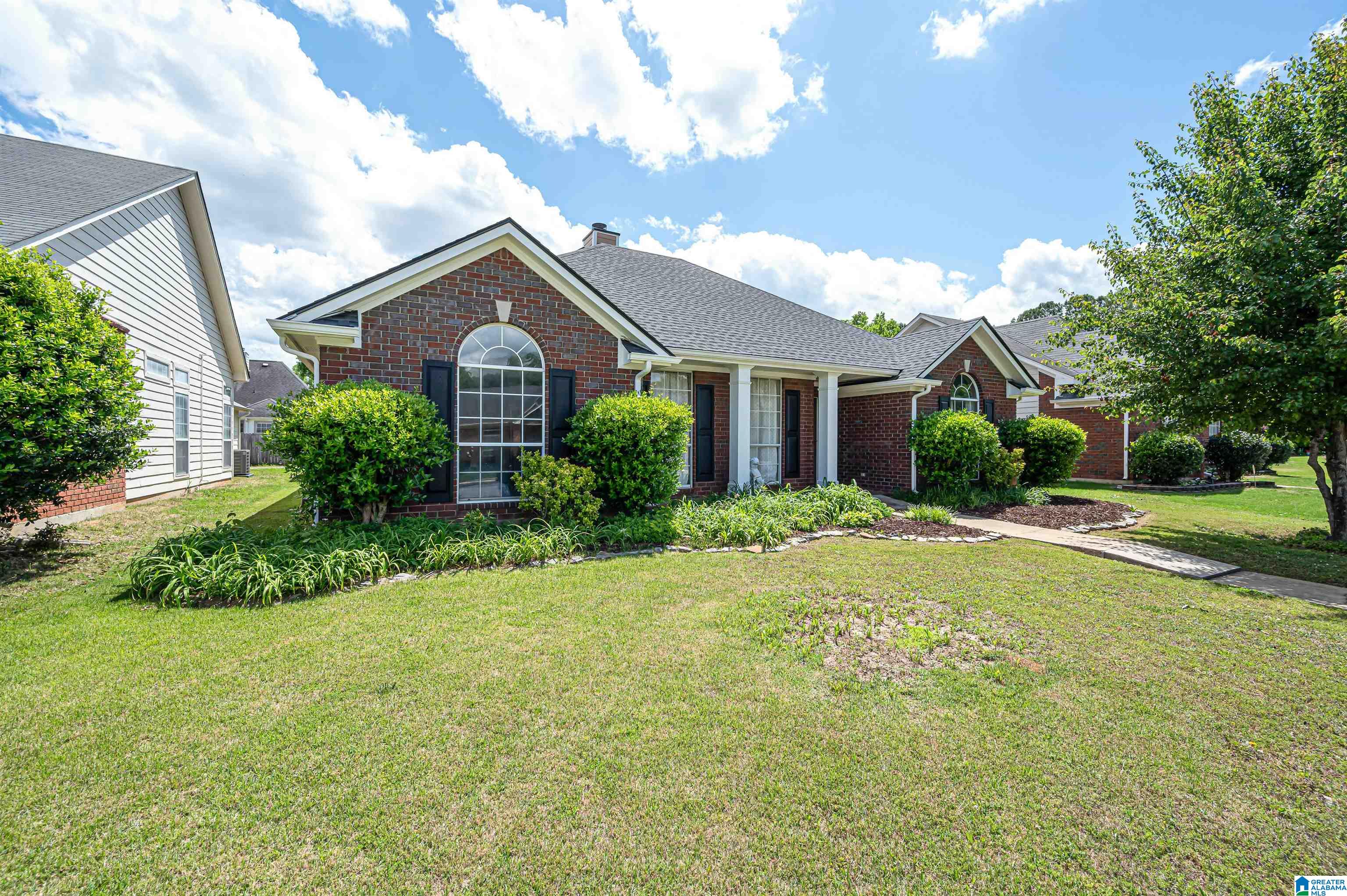 131 Braxton Way Pelham, AL 35124 - Photo 2 of 43