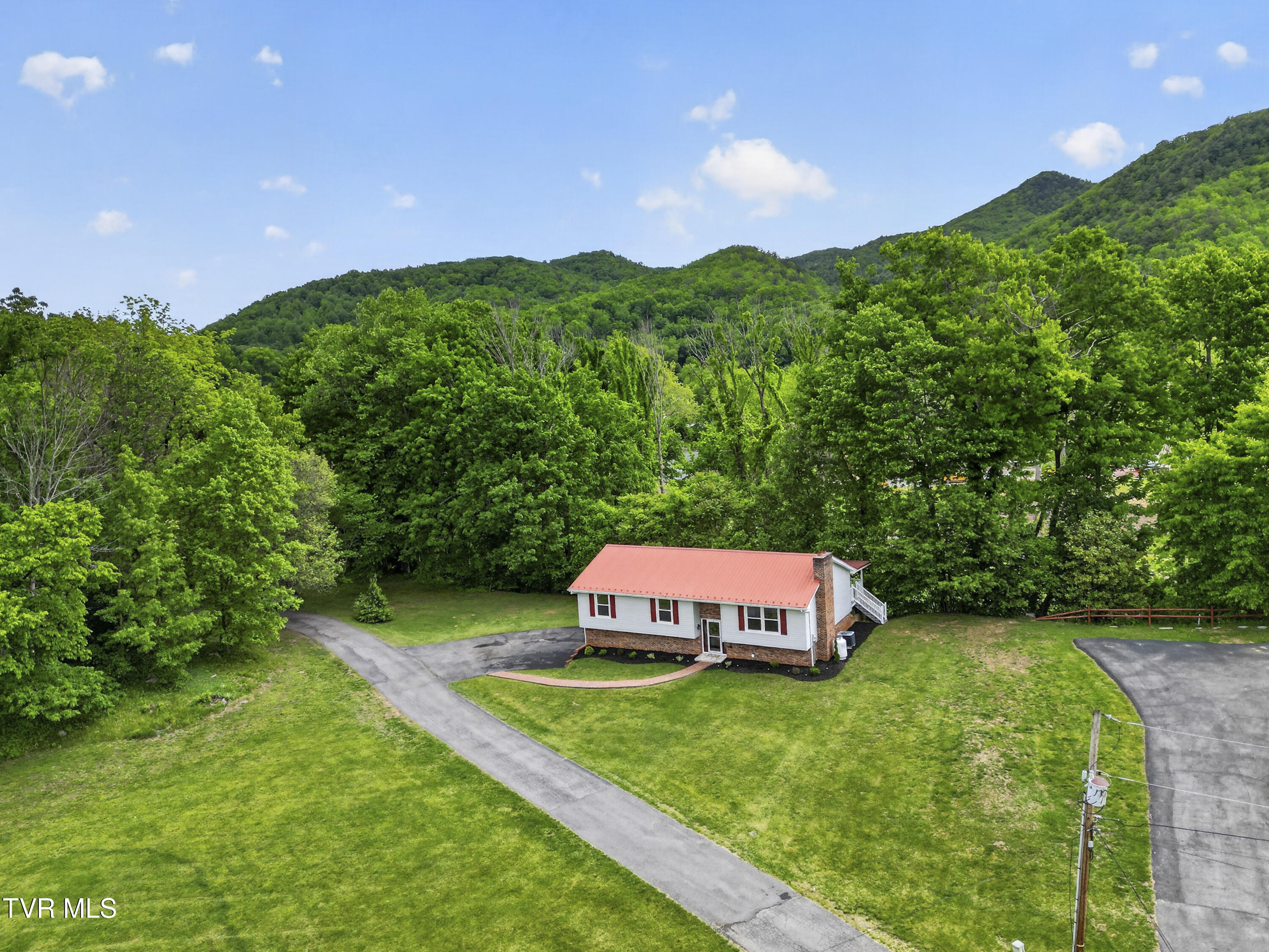 142 Backer Lane Damascus, VA 24236 - Photo 65 of 67 142-Backer-Ln-Damascus-VA Cynthia-Routon