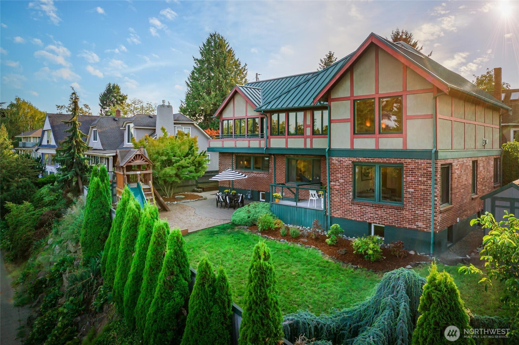 937 North 71st Street Seattle, WA 98103 - Photo 3 of 40 Gallery Image 3