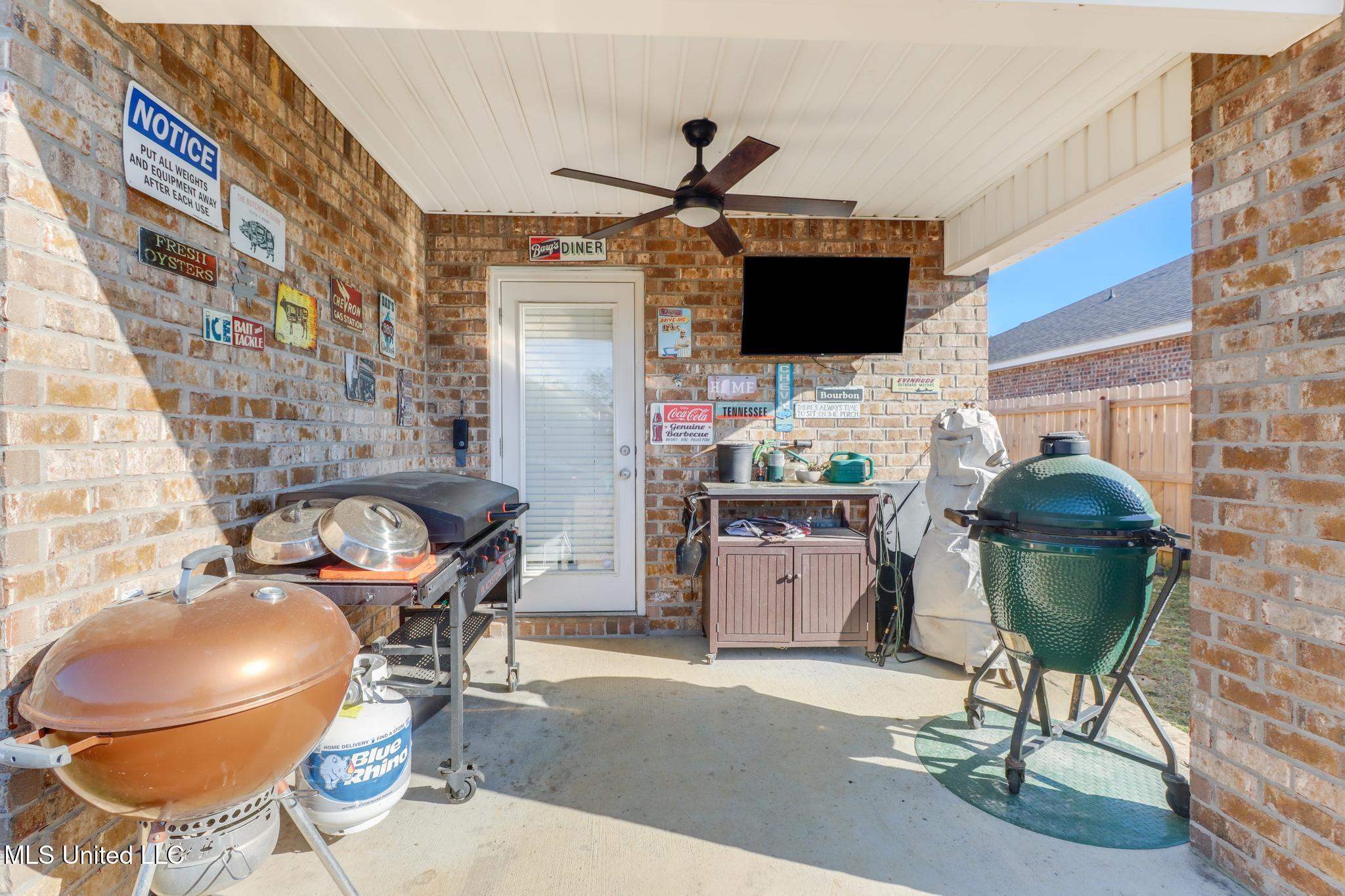 18533 Water Oak Way Biloxi, MS 39532 - Photo 18 of 22 Covered Back Patio
