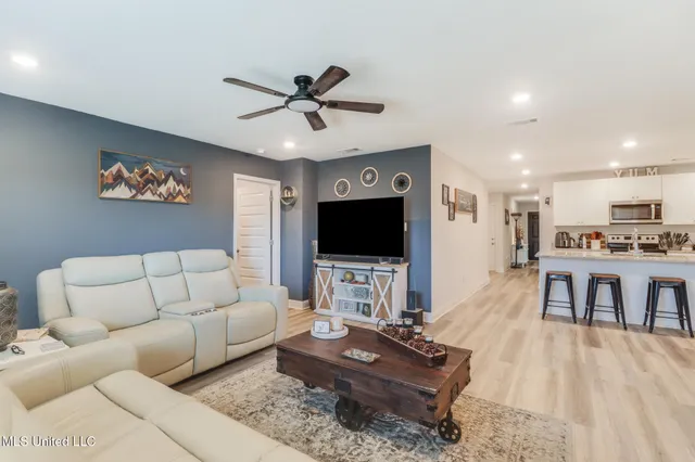 $305,000 | 18533 Water Oak Way, Biloxi, MS 39532