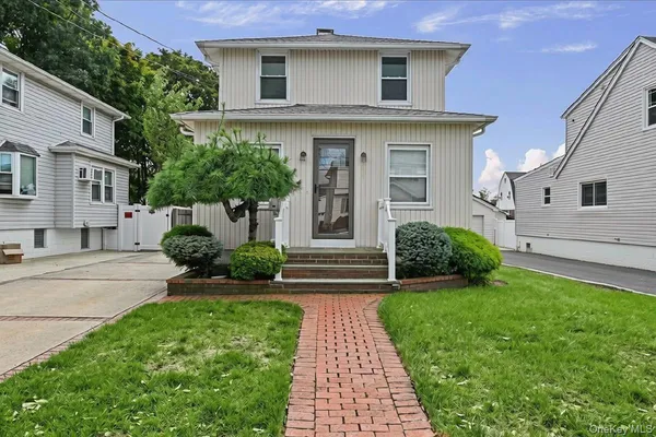 $649,990 | 309 Frederick Avenue, Bellmore, NY 11710