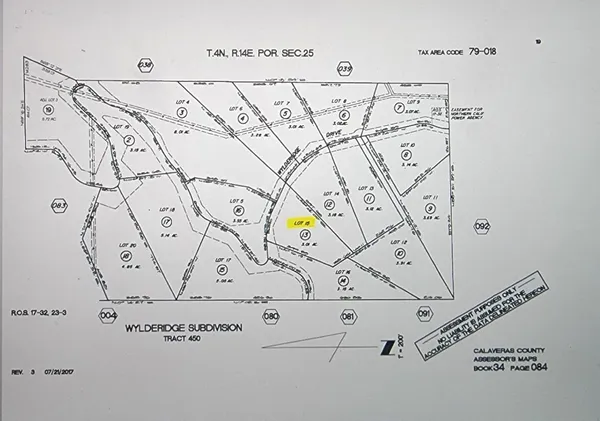 a view of a bunch of wall