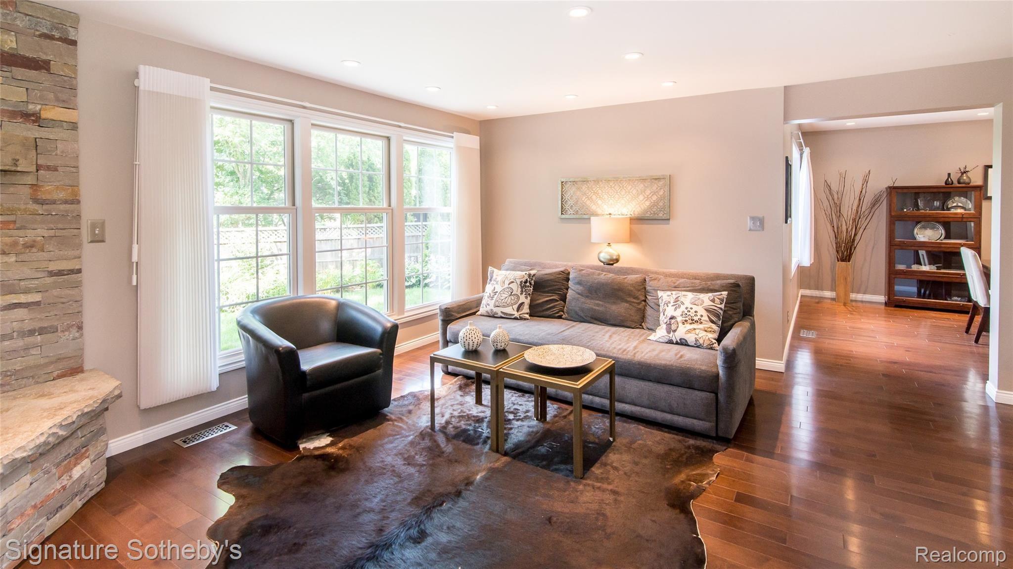 263 Ravine Road Birmingham, MI 48009 - Photo 21 of 79 026_28.jpg Family room