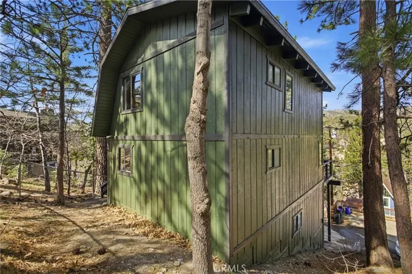 $322,500 | 2386 Independence Lane, Running Springs, CA 92382