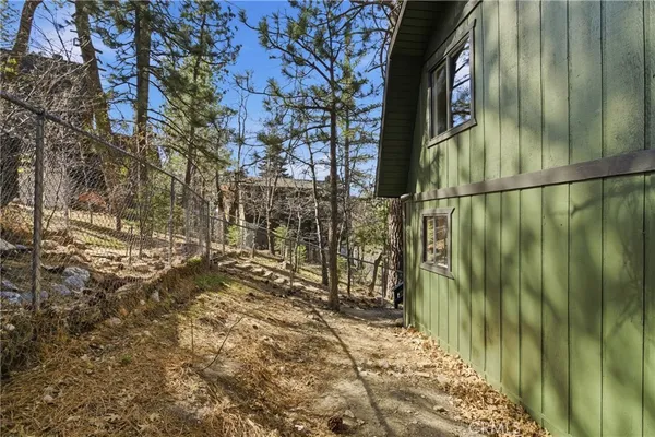 $322,500 | 2386 Independence Lane, Running Springs, CA 92382