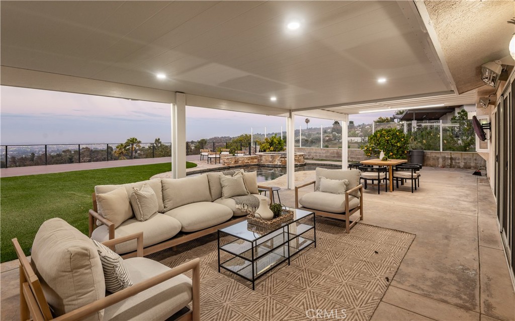 27108 Diamondhead Lane Rancho Palos Verdes, CA 90275 - Photo 2 of 23