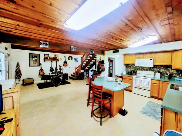 $429,900 | 136 Southwest 85th Avenue, Okeechobee, FL 34974