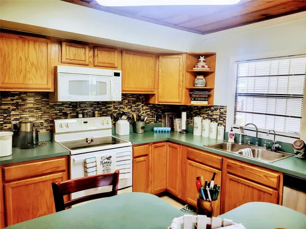 $429,900 | 136 Southwest 85th Avenue, Okeechobee, FL 34974