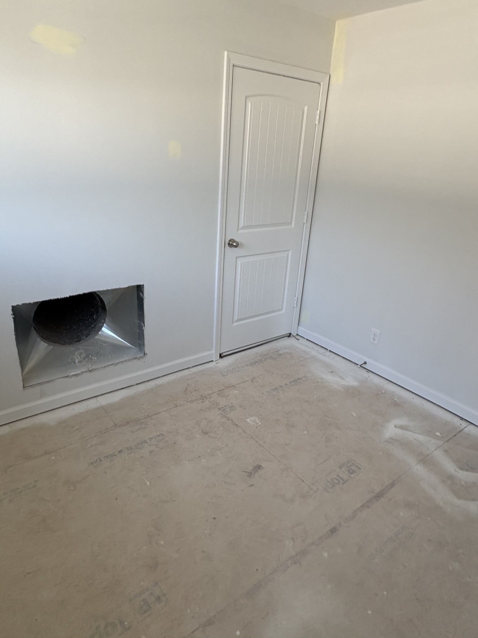602 Ruby Cate Way Murfreesboro, TN 37128 - Photo 12 of 20 an empty room with an entryway