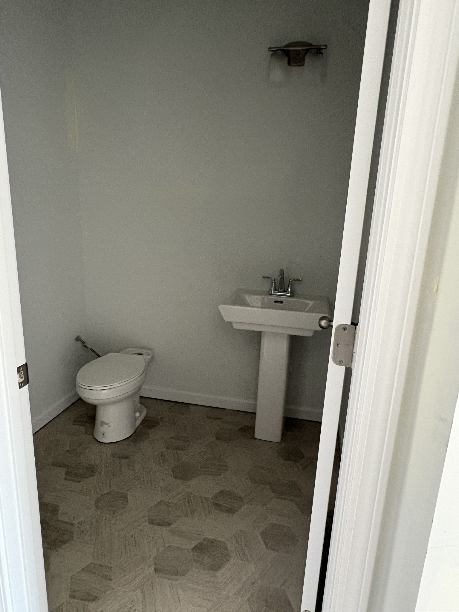 602 Ruby Cate Way Murfreesboro, TN 37128 - Photo 10 of 20 a bathroom with a sink and a toilet