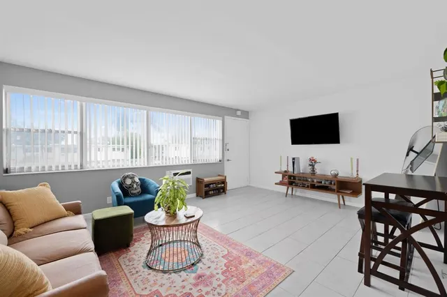 $248,000 | 625 Antioch Avenue, Unit 208, Fort Lauderdale, FL 33304