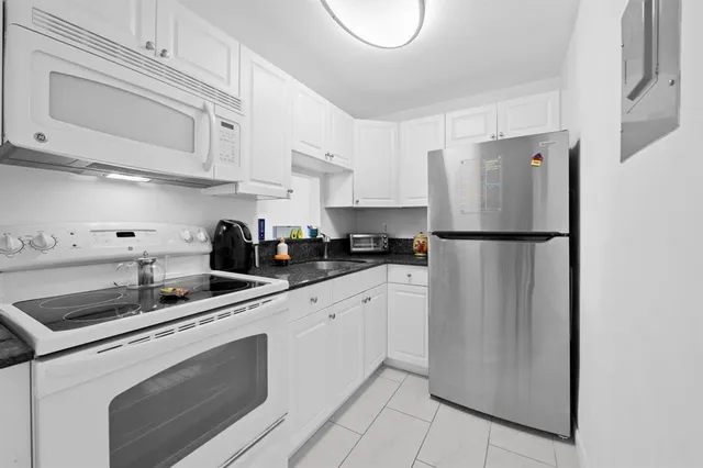 $248,000 | 625 Antioch Avenue, Unit 208, Fort Lauderdale, FL 33304