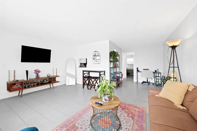 $248,000 | 625 Antioch Avenue, Unit 208, Fort Lauderdale, FL 33304