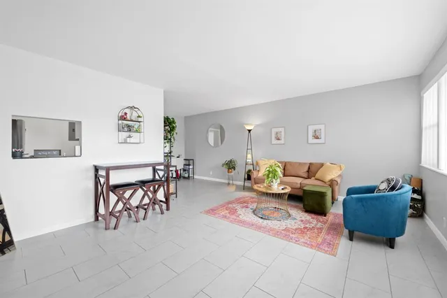 $248,000 | 625 Antioch Avenue, Unit 208, Fort Lauderdale, FL 33304