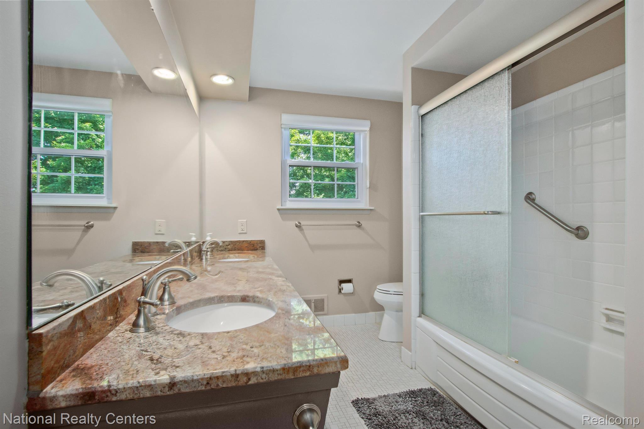 373 Bellarmine Drive Rochester, MI 48309 - Photo 18 of 22 Gallery Image 18