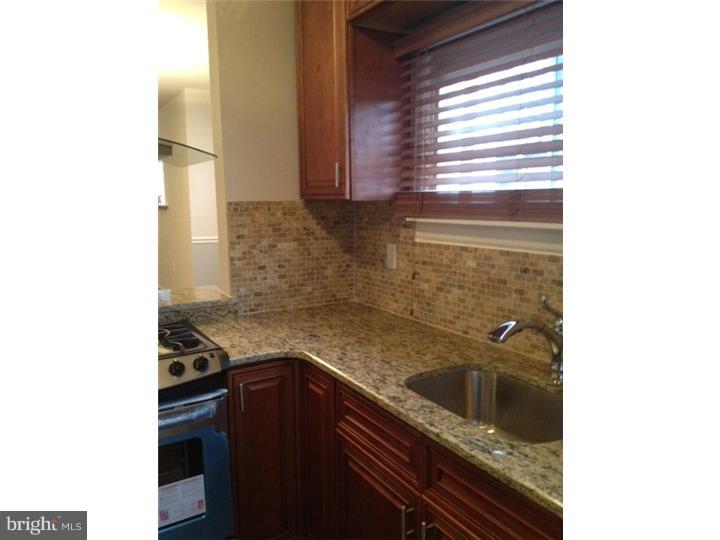 2219 Griffith Street Philadelphia, PA 19152 - Photo 4 of 25 Kitchen