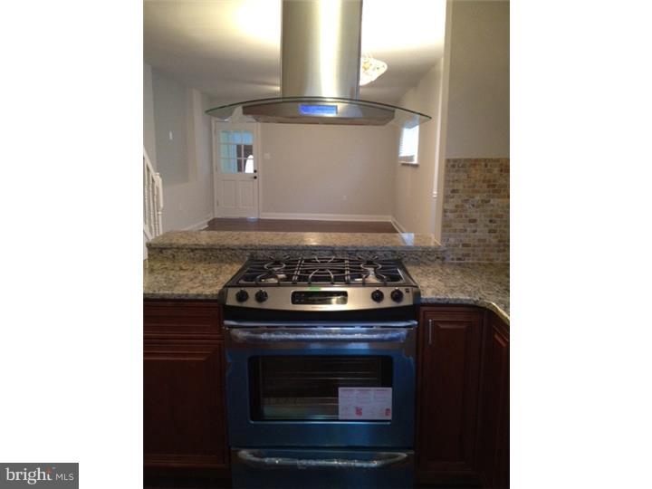 2219 Griffith Street Philadelphia, PA 19152 - Photo 6 of 25 Kitchen