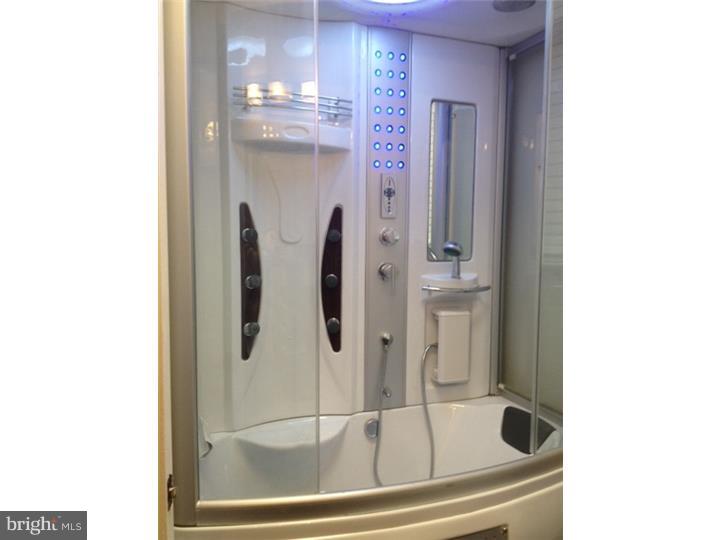 2219 Griffith Street Philadelphia, PA 19152 - Photo 8 of 25 Bathroom