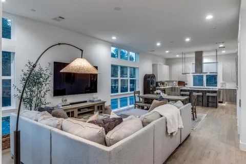 $675,000 | 3081 ChImes Street, Dallas, TX 75219