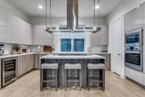 $675,000 | 3081 ChImes Street, Dallas, TX 75219