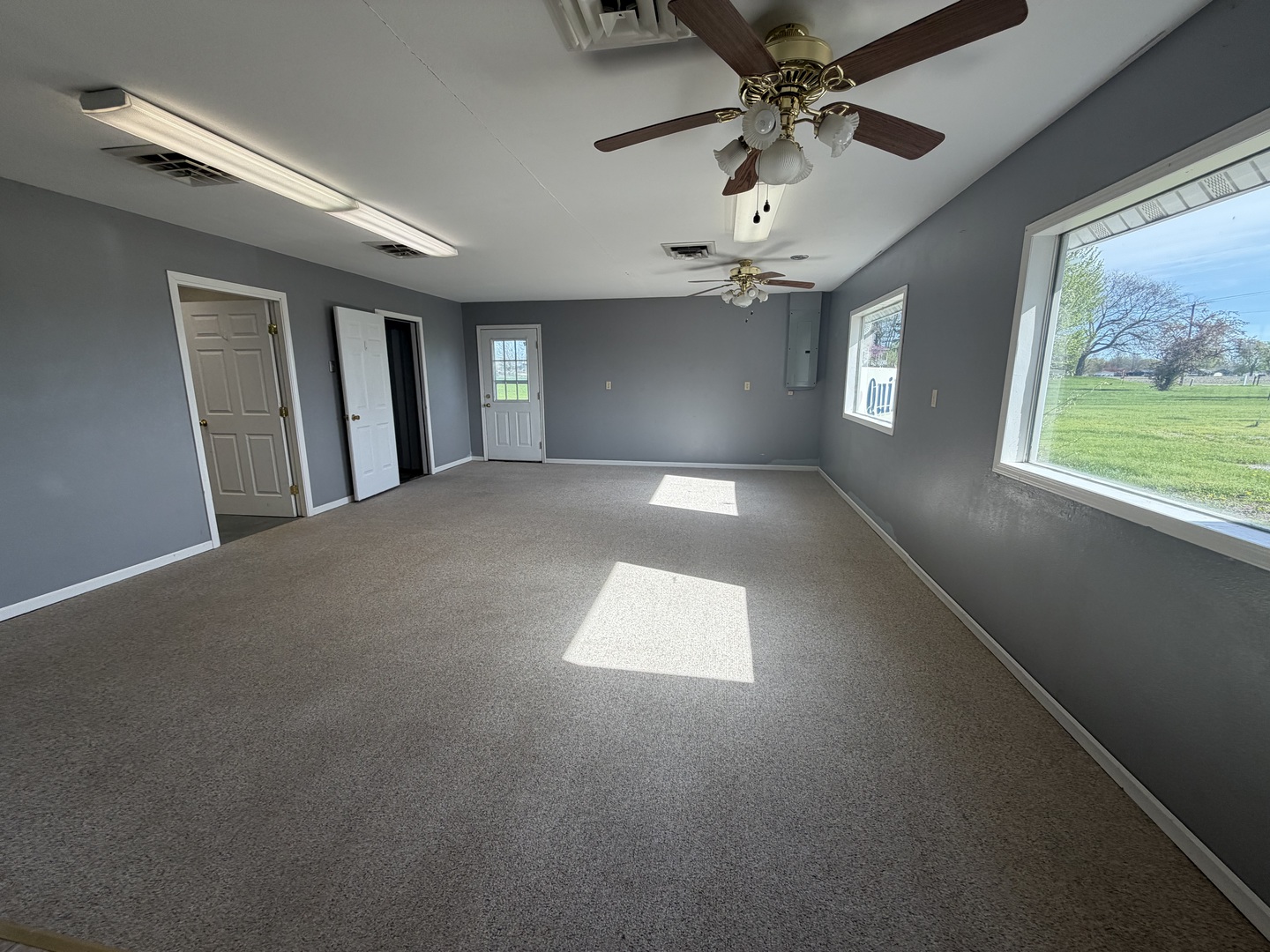 9843 Hoover Road Rock Falls, IL 61071 - Photo 5 of 23 a view of livingroom and window