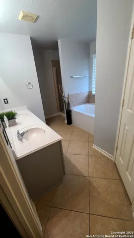 $2,000 | 8242 Pioneer Oak, Converse, TX 78109