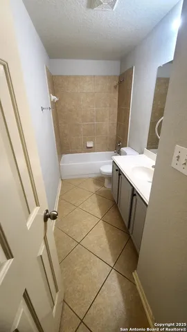 $2,000 | 8242 Pioneer Oak, Converse, TX 78109