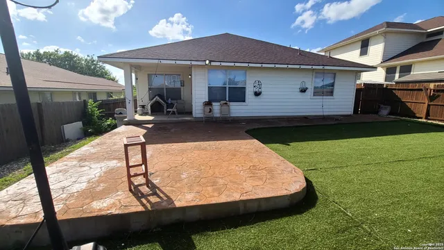 $2,000 | 8242 Pioneer Oak, Converse, TX 78109