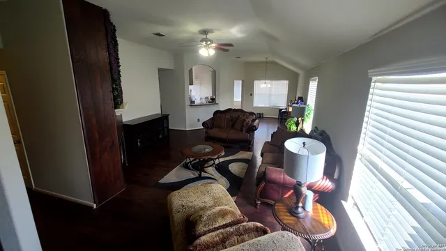 $2,000 | 8242 Pioneer Oak, Converse, TX 78109