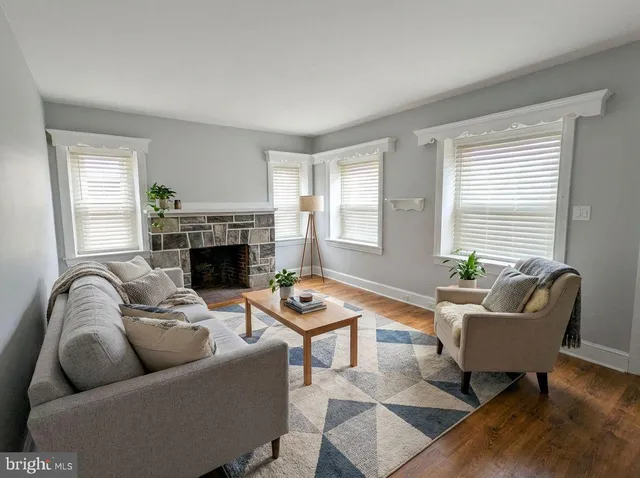 $2,000 | 1109 West James Street, Unit 1, Norristown, PA 19401