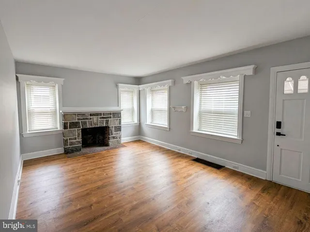 $2,000 | 1109 West James Street, Unit 1, Norristown, PA 19401