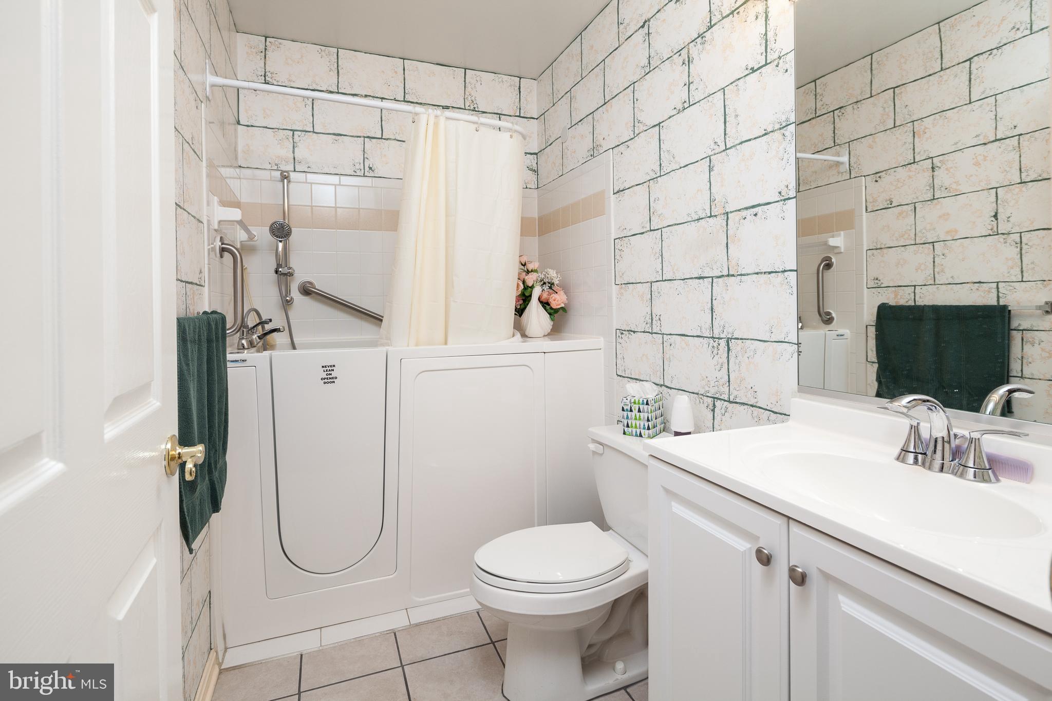 2811 Offutt Road Randallstown, MD 21133 - Photo 22 of 53 Full bath w/shower tub