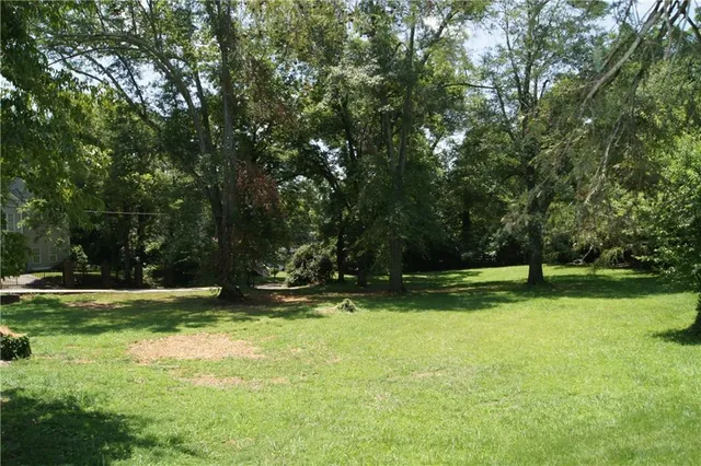 $725,000 | 581 Bradford Street Northwest, Gainesville, GA 30501