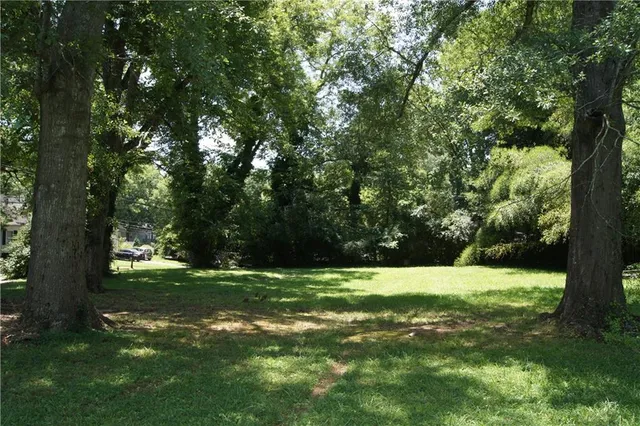 $725,000 | 581 Bradford Street Northwest, Gainesville, GA 30501