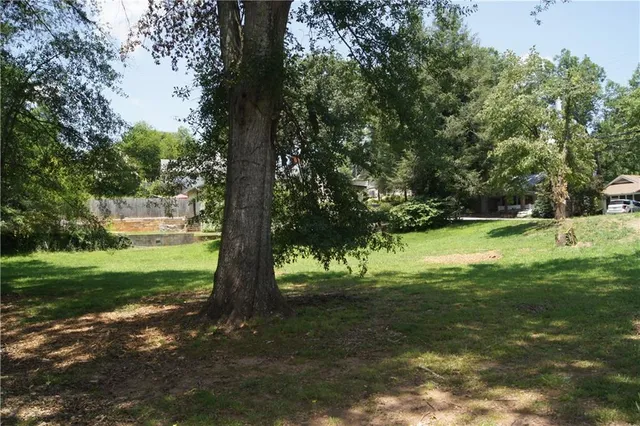 $725,000 | 581 Bradford Street Northwest, Gainesville, GA 30501