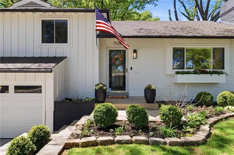 $535,000 | 7928 Juniper Drive, Prairie Village, KS 66208