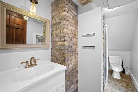$239,900 | 2903 West Mc Kinley Boulevard, Milwaukee, WI 53208