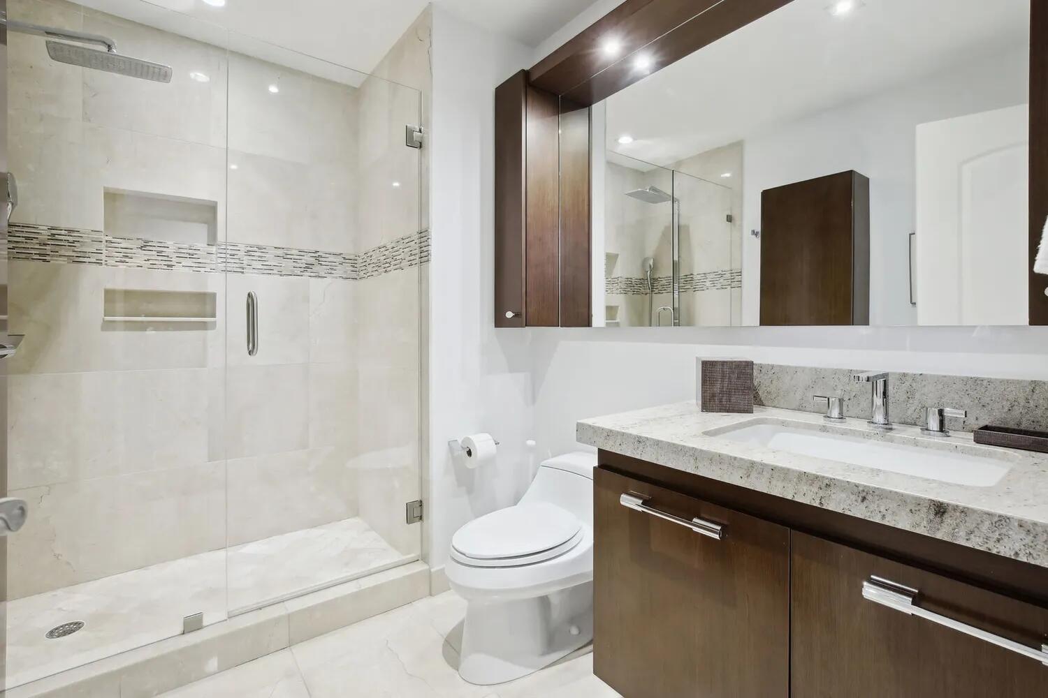 1 North Ocean Boulevard, Unit 201 Boca Raton, FL 33432 - Photo 18 of 36 2nd BR full Bath